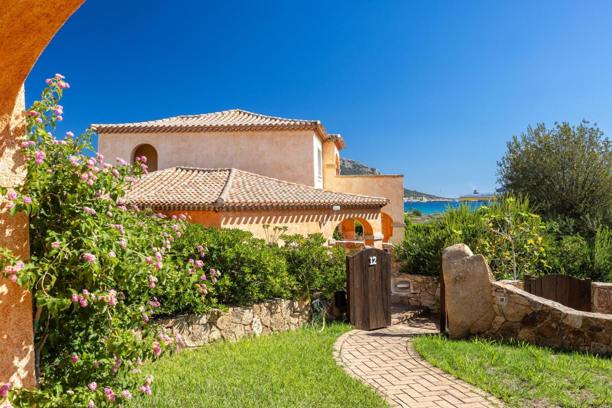 Le Perle Di Golfo Aranci Villa Екстериор снимка